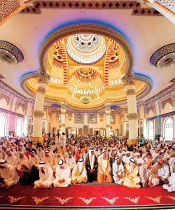 سهرپێچیهکانى نوێژخوێنان له پۆشاکدا .. بابهتێکى گرنگ: