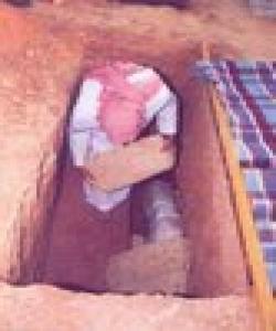 په‌نا گرتن به‌خودا له‌ ئاشوب و ئه‌ شکه‌نجه‌ى گۆڕ