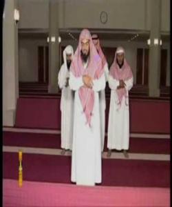 باسی چۆنیەتی وەستانی دووكەس كاتێ كە یەكێكیان بەرنوێژی بۆ ئەوی تریان دەكات...فيقه