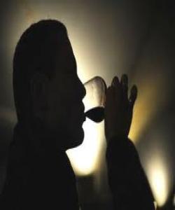 له سهجدهى بۆ کچێکى جوان گیانى دهرچوو....چیڕۆکى واقیعى