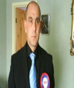 ئهو سیاسهتمهداره بهریتانییهی قورئانی پیرۆزی سووتاند دادگایی كرا