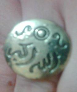 باسی ئەنگوستیلەیە ناوی خوای لەسەر بێت ئایا دروستە ببرێتە سەرئاو؟...فیقه